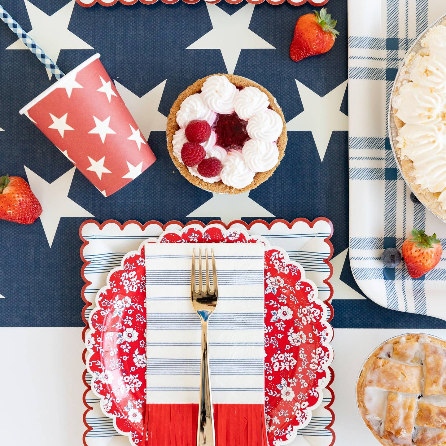 Red + Blue Star Paper Cups