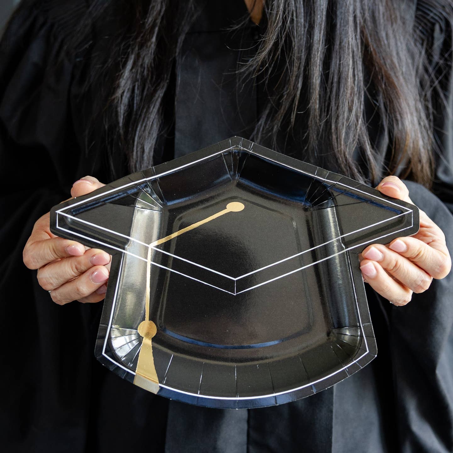 Black Cap Shaped Plate